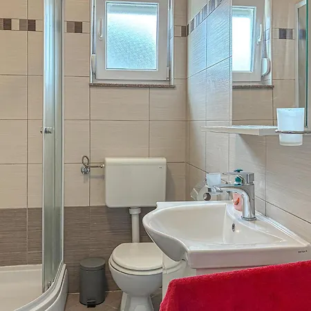 2 Bedroom Pet Friendly In