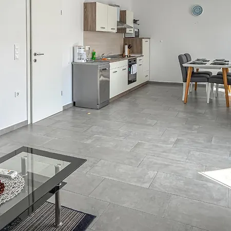 2 Bedroom Pet Friendly In Čižići