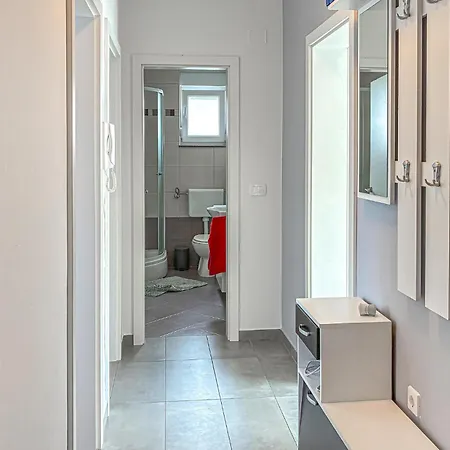 2 Bedroom Pet Friendly In Čižići