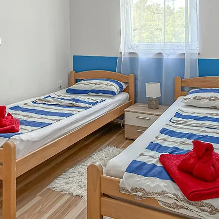 Appartamento 2 Bedroom Pet Friendly In Čižići